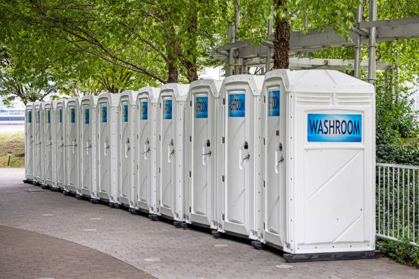 Best Portable restroom trailer rental  in Elk City, OK